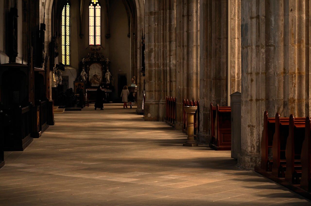 Artykuły liturgiczne – niezbędny element każdej mszy